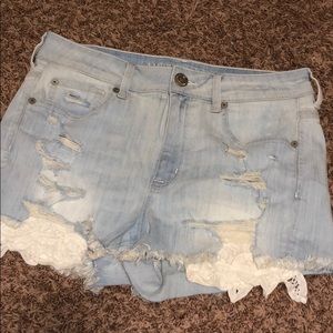 Super light wash distressed hi rise shortie